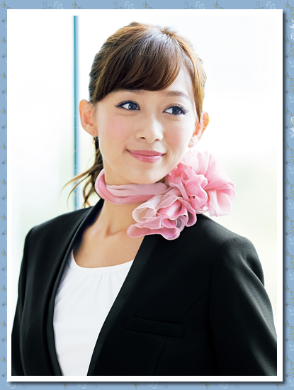 スカーフアレンジ　シュシュ付きスカーフ